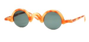 Kleine, runde Sonnenbrille der 70er Jahre
