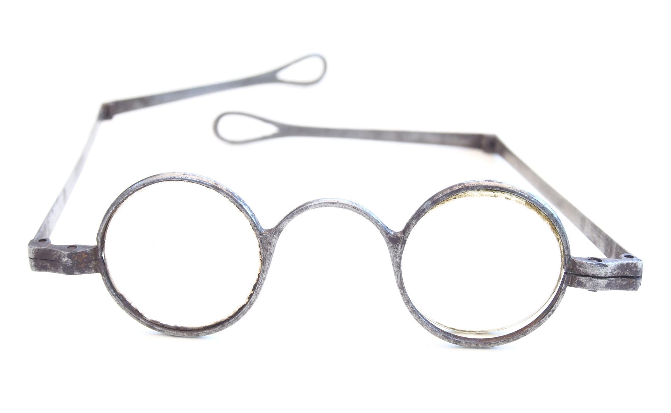 Runde Eisenbrille aus dem 18. Jahrhunder aus dem Brillenmuseum 