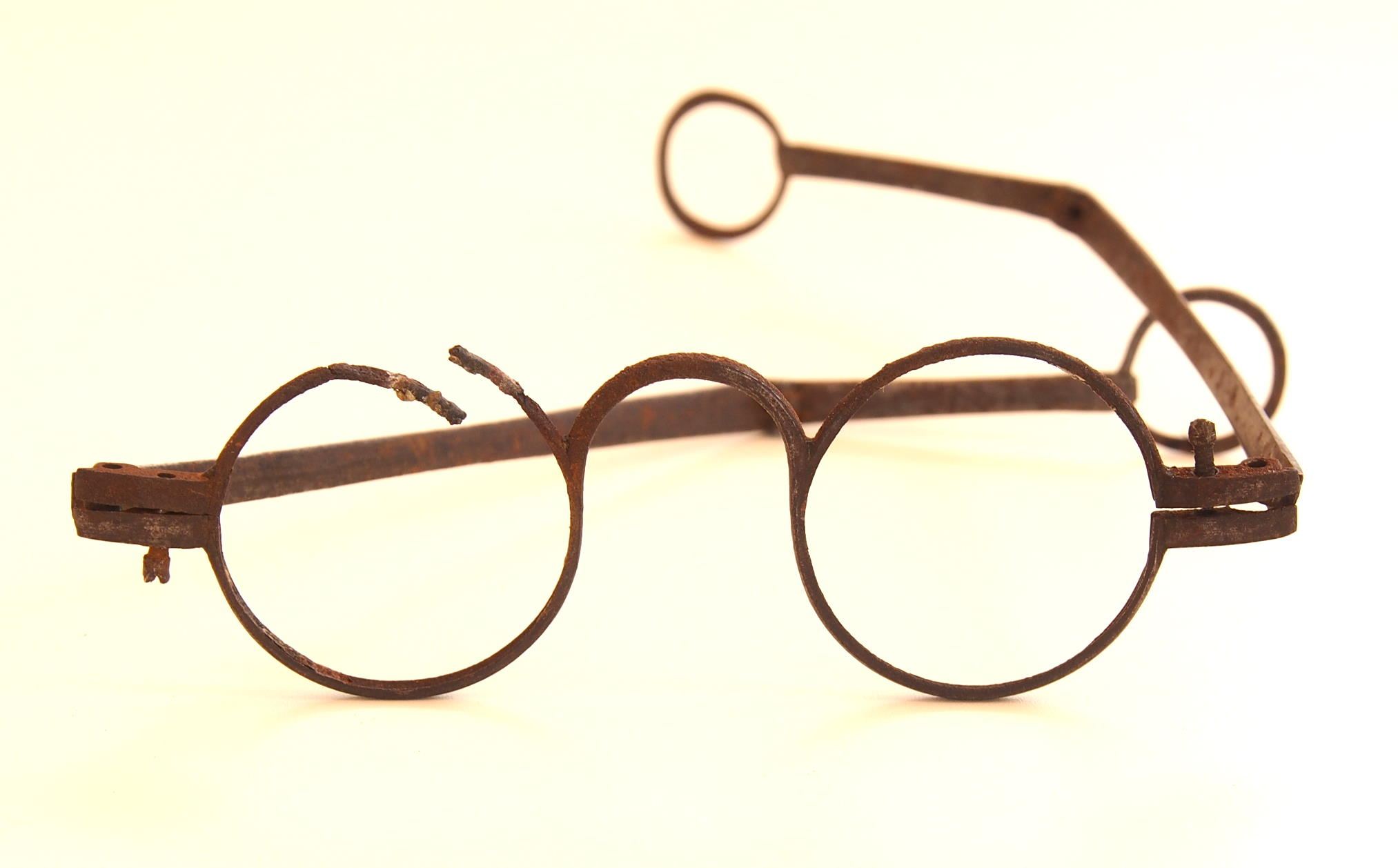 Runde Eisenbrille aus dem Brillen-Museum 
