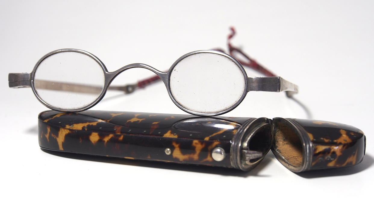 Historische Brille aus dem Brillen-Museum 962A