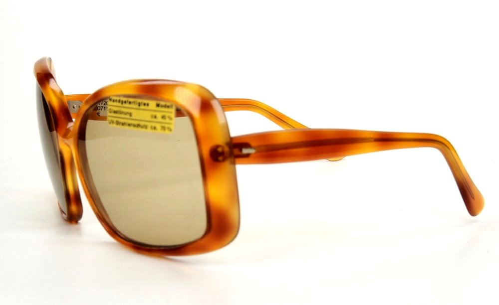 Vintagebrille aus den 80er Jahren und noch fabrikneu. Brillenhaus Wilke Hamburg