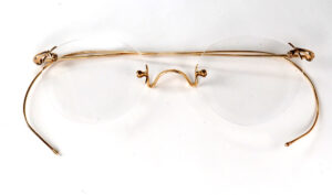 Randlose Bohrbrille mit W-Steg aus Golddoublé