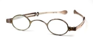 Historische Brille von ca.1820 aus dem Brillenmuseum Hamburg