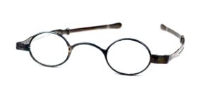 Historische Brille von ca.1820 aus dem Brillenmuseum Hamburg