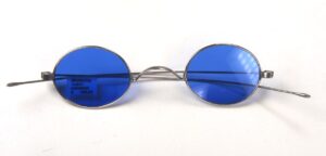 Ovale Schubert Brille mit W-Steg, Antikbrille hergestellt um 1900