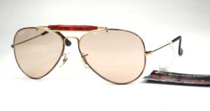 Ray Ban Tortuga Sonnenbrille von Bausch & Lomb USA, phototrop
