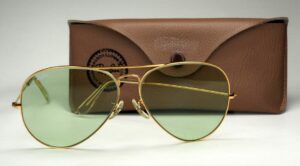 Sonnenbrille Ray Ban von Bausch & Lomb USA, Aviator Large Metal green phototrop