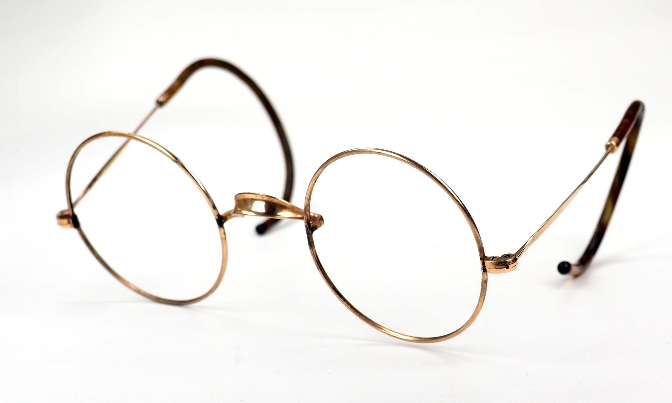 Runde Brille aus Golddoublé mit Sportbügeln, aus den 30er Jahren – Bild 3