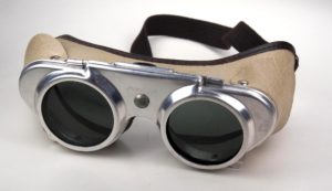 Schutzbrille, Runde Brillengläser mit weichem Lederschutz und Sportbügeln