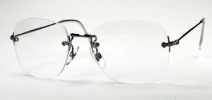 Randlose Brille aus den 70er Jahren, silberfarben