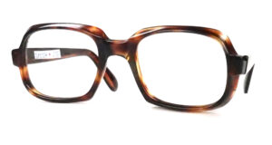 Schöne eckige Vintagebrille der 70er Jahre in havannafarben