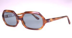 Sonnenbrille der 70er Jahre achteckig, fabrikneu