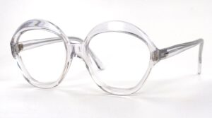 Vintagebrille der 70er Jahre, aus kristallklarem Material