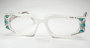 Vintagebrille der 80er Jahre, mit kunstvoll gestaltetem Dekor