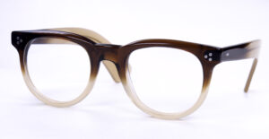 Vintagebrille der 80er Jahre in halbkaschiert brauntransparent